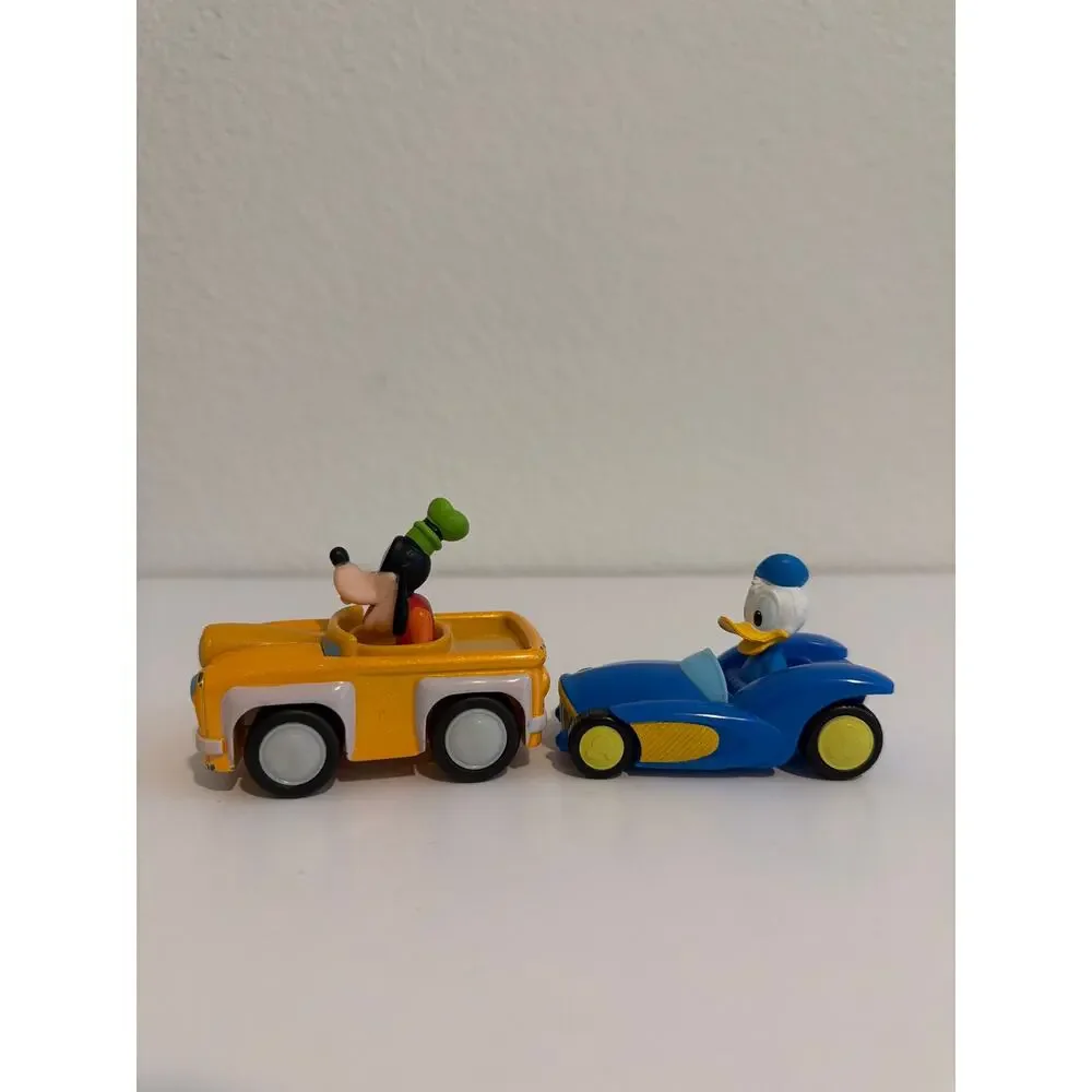 2 Disney Junior 2016 Diecast Donald's Funhouse & Pluto cars Mickey mouse